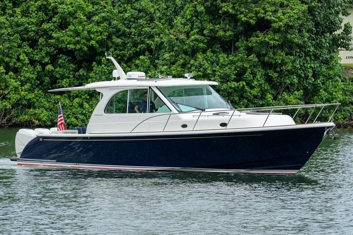 40' Hinckley